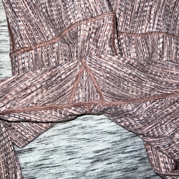 Lululemon Wunder Under pink rare - Picture 4 of 6